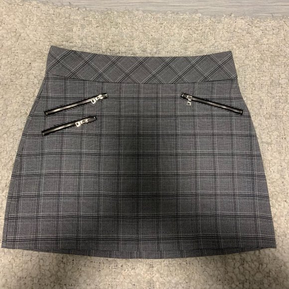 Grey Mini Skirt with Zipper Detail - Picture 2 of 4